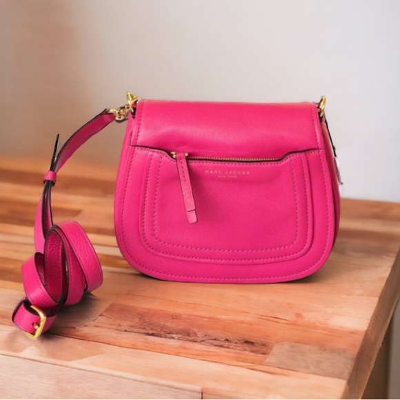 Marc Jacobs Handbags - Marc Jacobs Empire City Messenger Leather
Crossbody Saddle Bag.